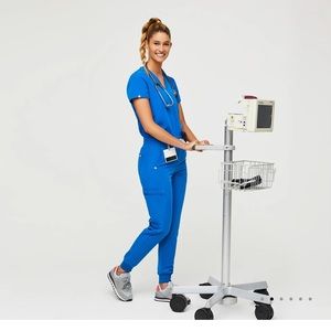 NEVER WORN Figs Jogger Scrubs